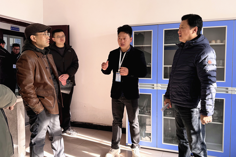 2026年1月8日,川汶公司董事长赴济通检测公司三川外委试验室举行验收揭牌仪式。双方共同参观试验室,并就后续工作召开会议。_副本.jpg 2026年1月8日,川汶公司董事长赴济通检测公司三川外委试验室举行验收揭牌仪式。双方共同参观试验室,并就后续工作召开会议。_副本.jpg